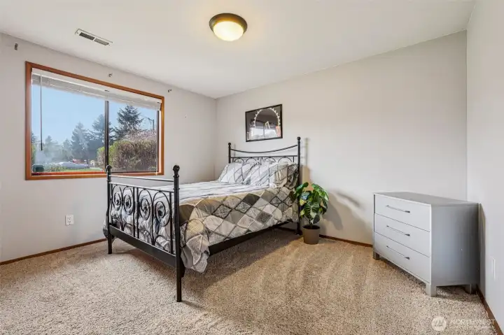 Bright second bedroom