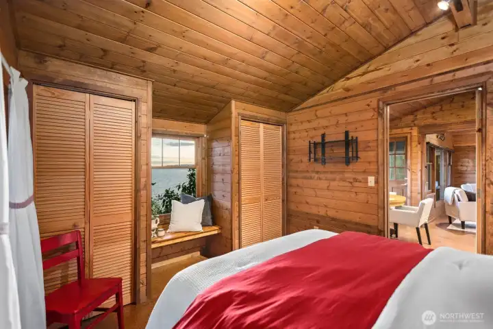 Fall asleep and wake up to the sounds of waves just outside your bedroom window. Fall asleep and wake up to the sounds of waves just outside your bedroom window.