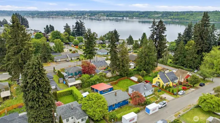 Close to PSNS, highway and downtown Bremerton waterfront