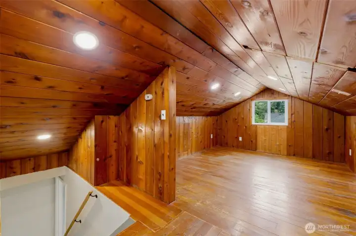 Upstairs room - perfect for reading nook, bedroom, office, yoga space...