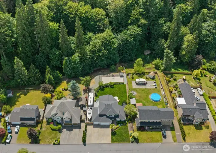 This lawn is NOT enhanced! Absolutely Stunning Landscaping and Exquisite Interior!