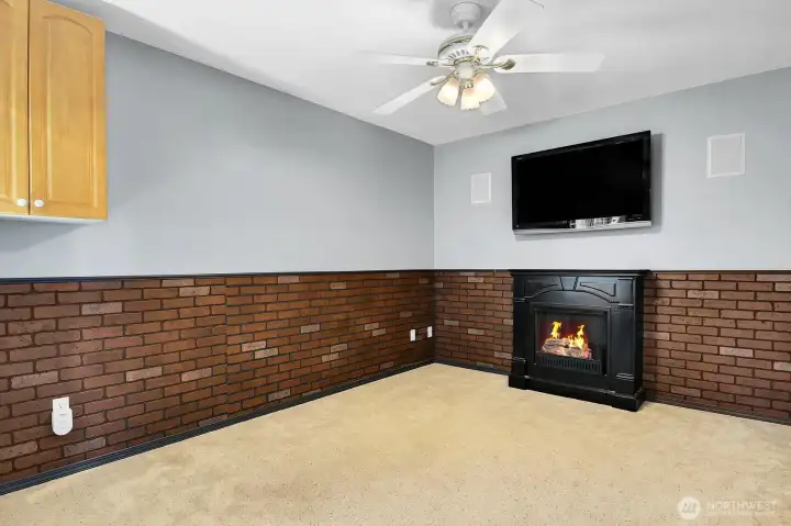 This versatile space can easily serve as a home office, media or hobby room. This versatile space can easily serve as a home office, media or hobby room.