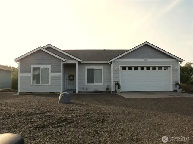 THIS 3 BEDROOM 1.75 BATH HOME  2 CAR GARAGE HAS A WATER VIEW OF PERKINS POND PLUS CLOSE TO MARINE VIEW DRIVE LEADING TO THE PACIFIC OCEAN!
