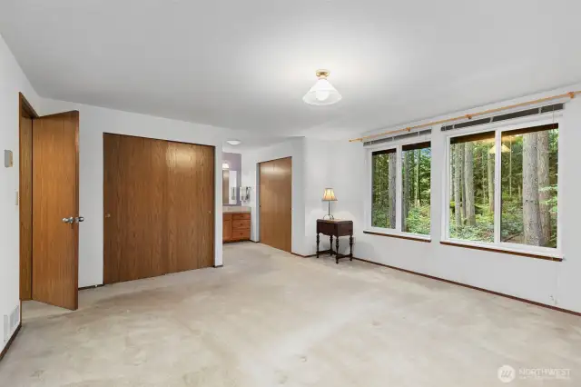 Owner's suite, private & lg.