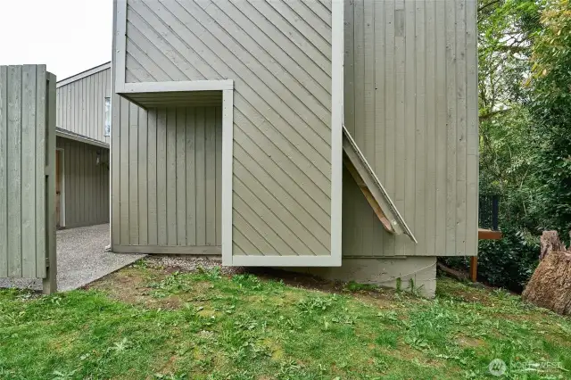 Extra storage compartment.