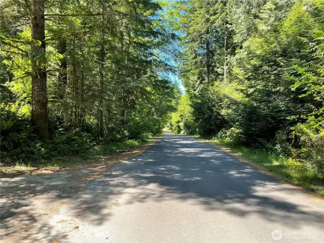 Looking west along Sleepy Hollow to Lakeview