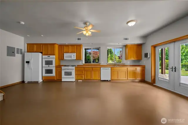 The ground floor studio apartment...or just flex space.