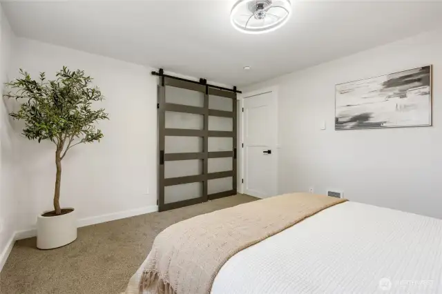 Barn door closet sliders
