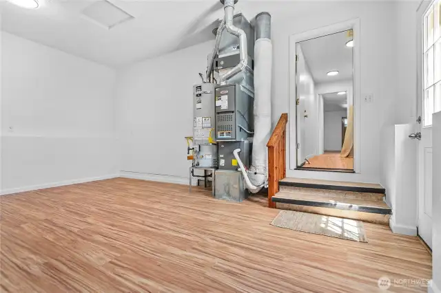 Converted garage room 1/2