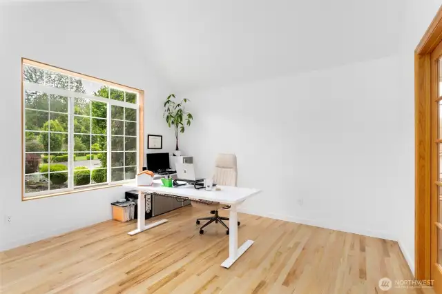 office? den? 5th bedroom?