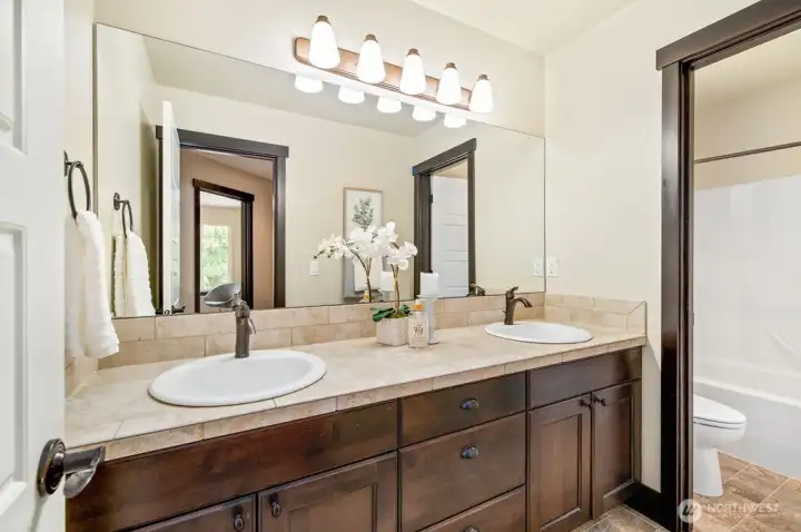 Double sink guest bathroom