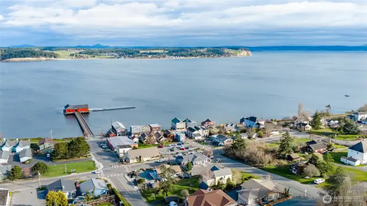 Minutes to downtown Coupeville and the boat launch