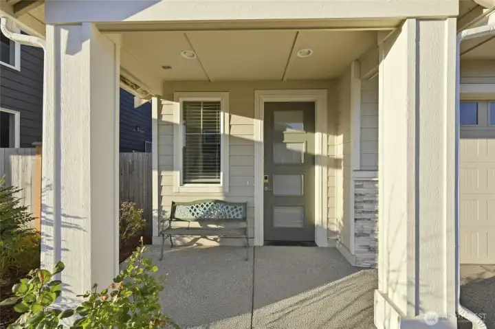 Welcome home to this spacious 4 Bedroom plus Den home that is so well layed out there is space for everything and everyone! Including a yard for the dog and small tots!