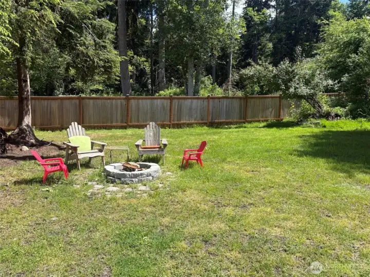 S'mores by the firepit?  Great backyard with lovely privacy.