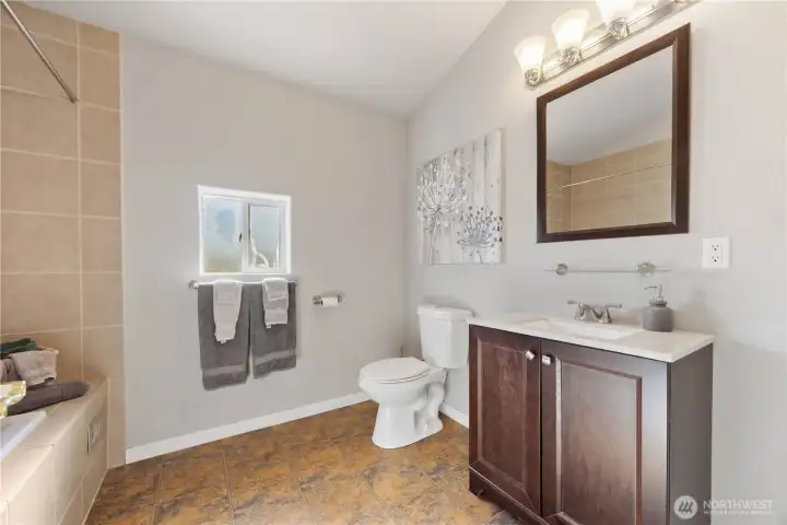 2nd floor full bath