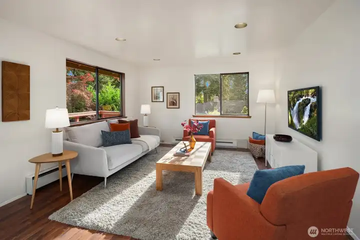 Bright living area in the guest apartment.