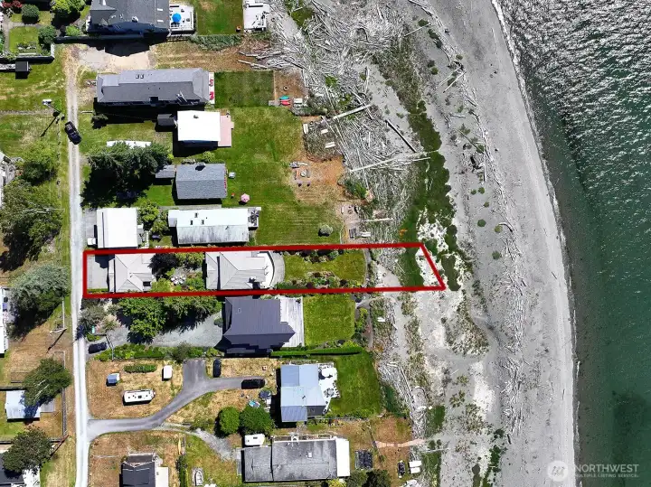 With 45 feet of waterfront footage, this property boasts a main house with a detached oversized two car garage that has a separate guest accomodation upstairs. With 45 feet of waterfront footage, this property boasts a main house with a detached oversized two car garage that has a separate guest accomodation upstairs.