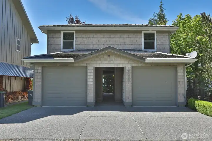 Its a great set up to park, walk through the shaded and cool breezeway out to the courtyard and along to the front door. Covered parking for four and a boat if you wish! The ceilings are 10' tall in the garage. Its a great set up to park, walk through the shaded and cool breezeway out to the courtyard and along to the front door. Covered parking for four and a boat if you wish! The ceilings are 10' tall in the garage.