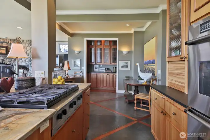 The butler's pantry is a beautiful detail. The butler's pantry is a beautiful detail.