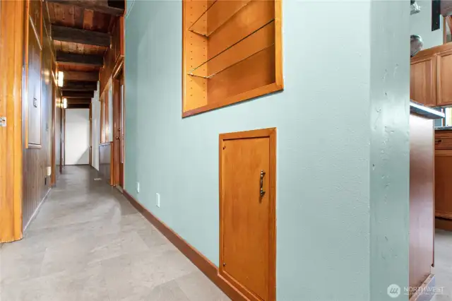Hallway to the 3 additional bedrooms...