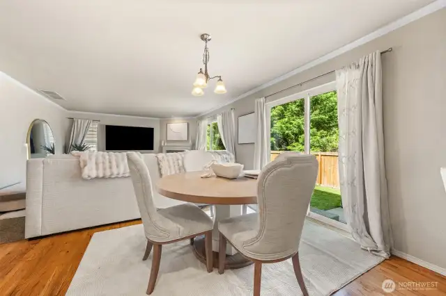 Eating nook in kitchen