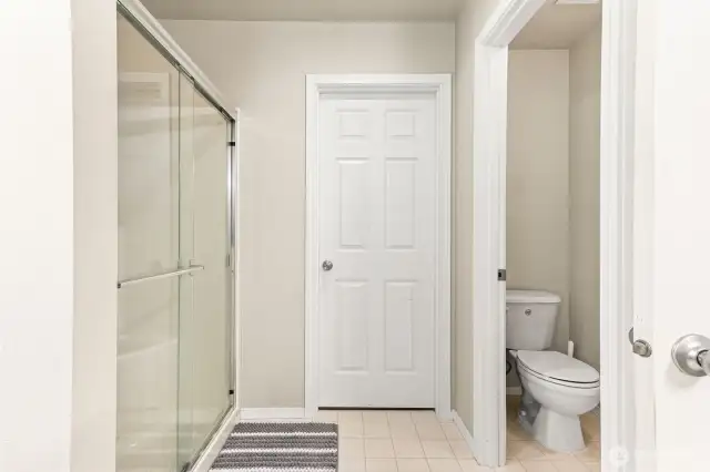 Primary en-suite