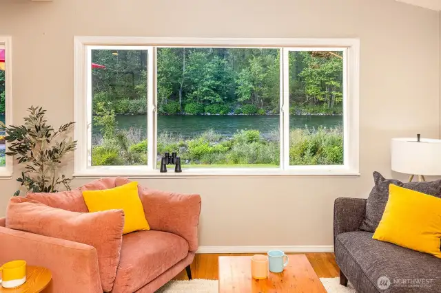 For guests or owners alike, this front-row seat to the Skykomish delivers what every traveler seeks: peace, beauty, and a deep connection to nature. Whether booked for a weekend retreat or a weeklong stay, River House Retreat invites five-star moments—without ever leaving the sofa.