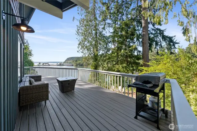 Ample room to entertain or lounge!