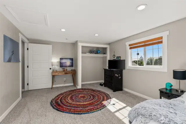 2nd Bedroom with closet view