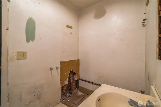 Bath Attached to Primary