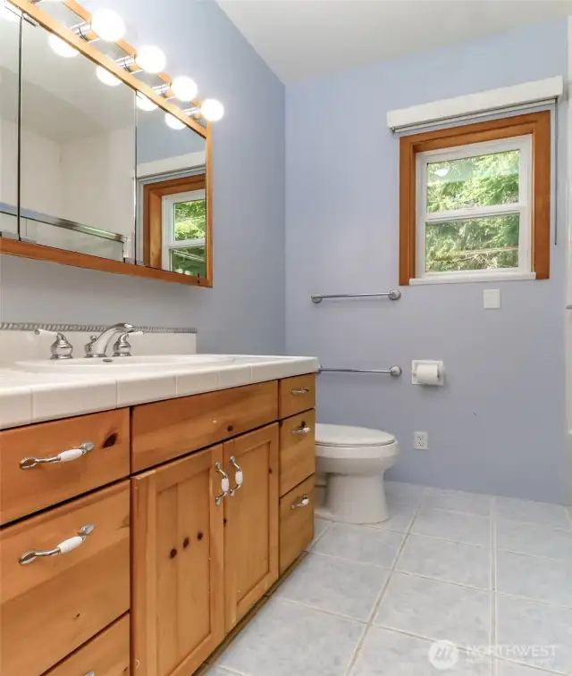Main Floor full bath