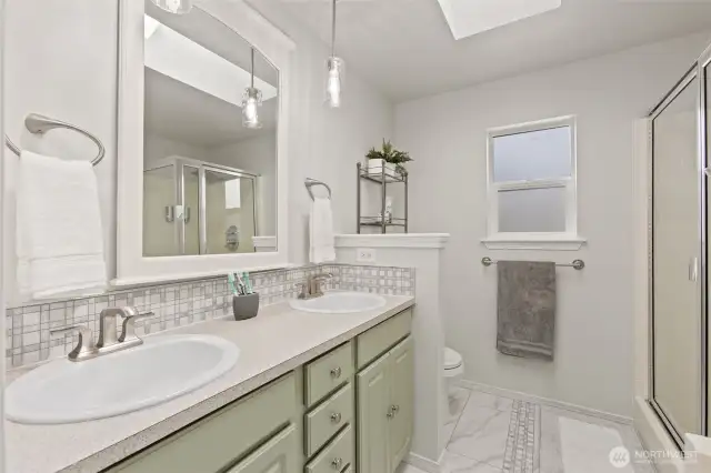 5 piece primary bathroom.