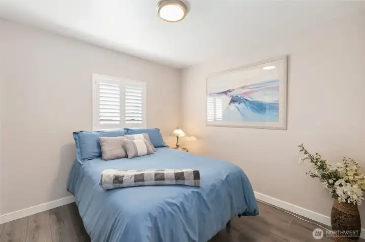 Rear bedroom