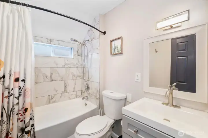 Full bathroom, fully updated
