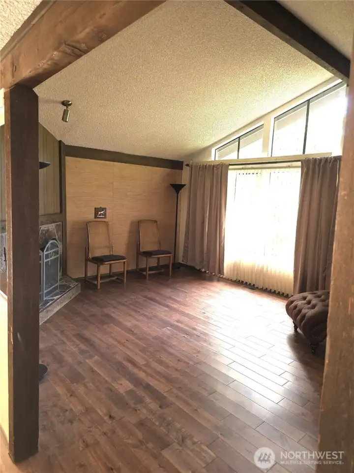 Vaulted Living Rm
