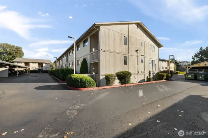 The back entrance is easy and quick to access the unit.