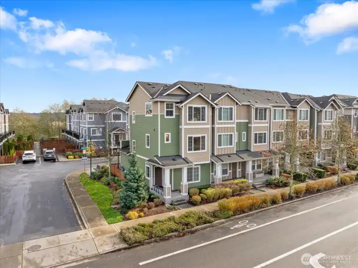 Beautiful end-unit townhome with a classic exterior