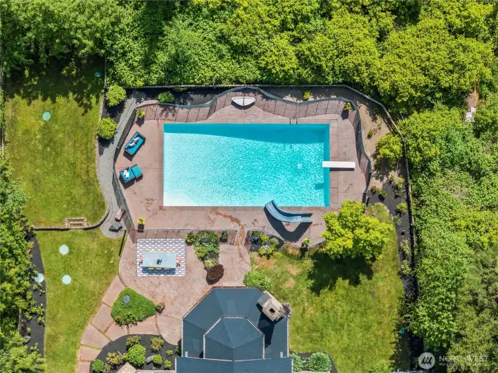 36000 gallon heated pool with diving board has a new pump.  There's no neighbors in earshot so you can splash and laugh, play your music as loud as you like, no one will complain!