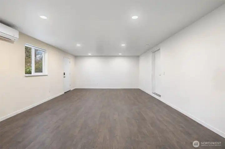 ADU large bonus room (virtually decluttered)