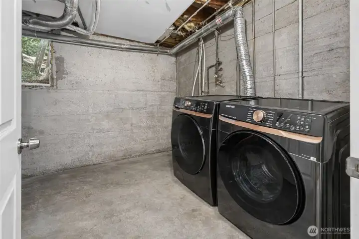 ADU Laundry (virtually decluttered)