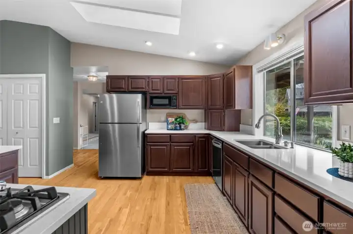 New kitchen countertops, tons of storage!