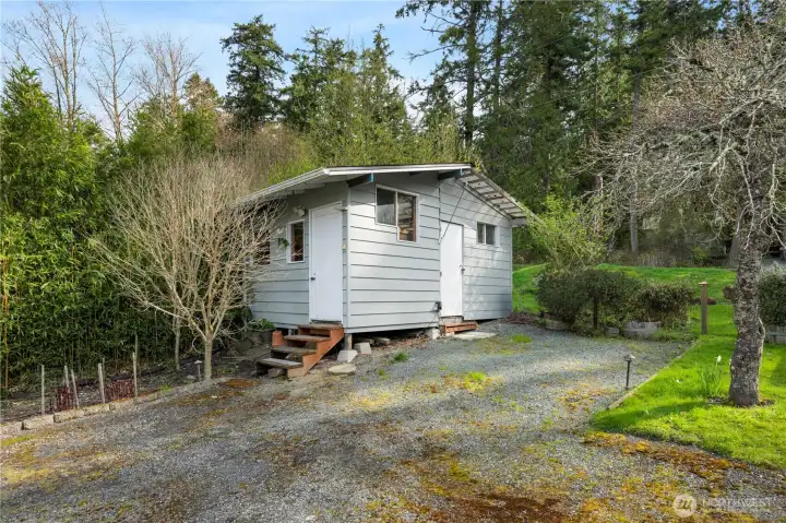 Good size shed for all your water toys