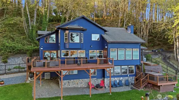 Welcome to beautiful 9208 128th St Ct NW!