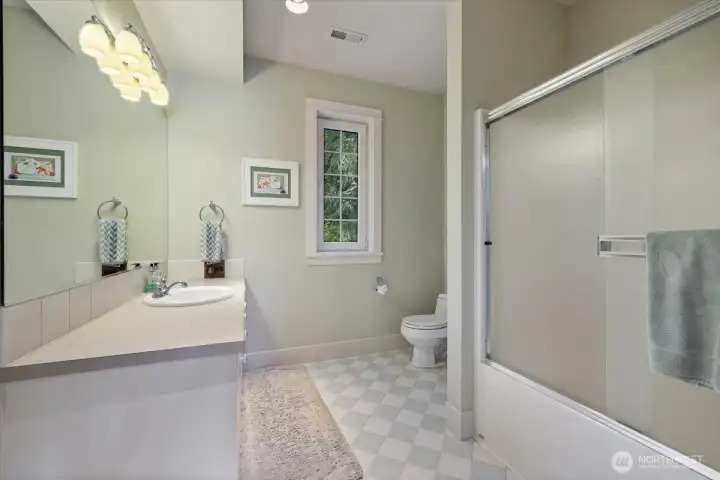 Jack and Jill bath connected to both 2nd & 3rd bedrooms