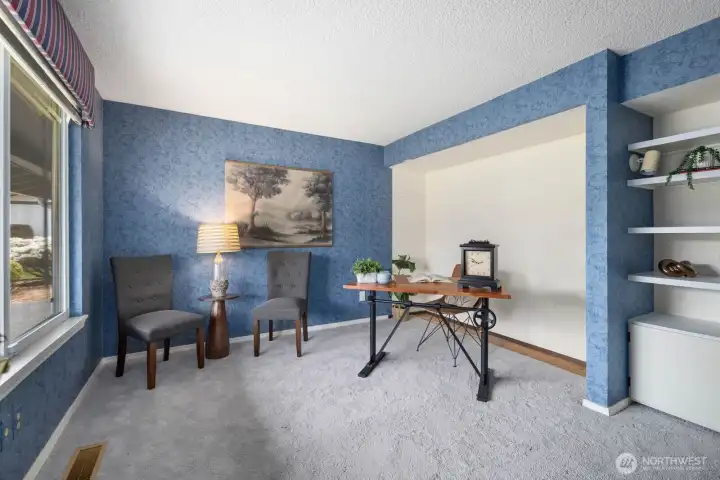Bedroom 5 / Office