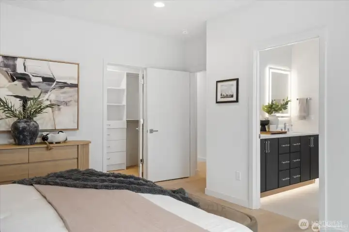 Primary en-suite
