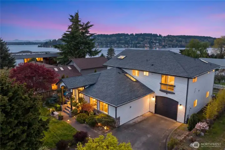 270 Degree Water Views
