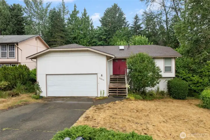 Spacious Lake Fenwick area home! Spacious Lake Fenwick area home!