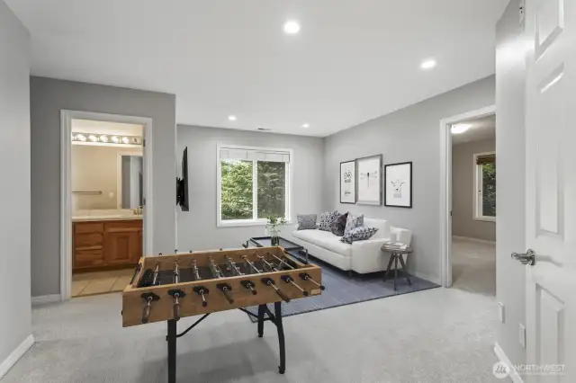 Virtually-Staged bonus room...media, games, kids, more!