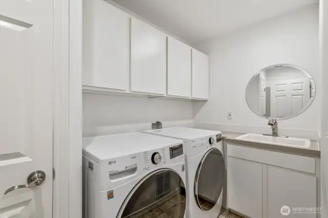 Upstairs laundry...super convenient!